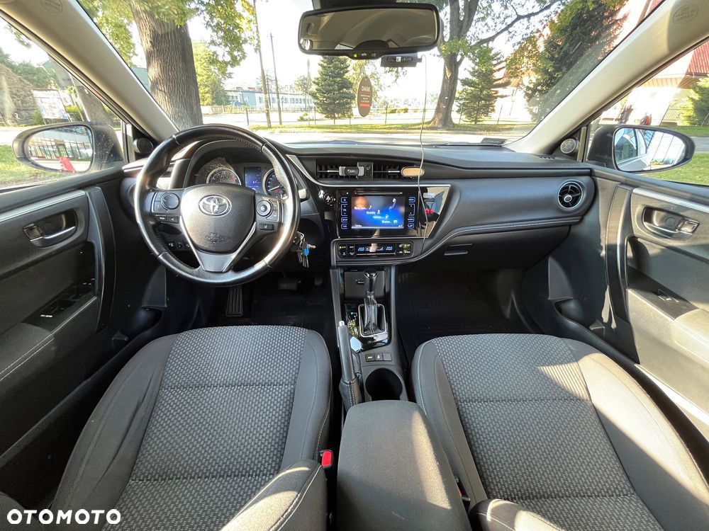 Toyota Corolla - 12