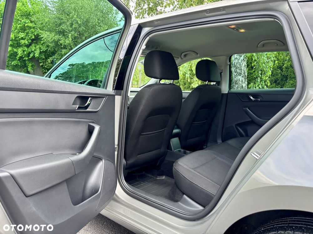 Skoda RAPID 1.2 TSI Ambition - 21