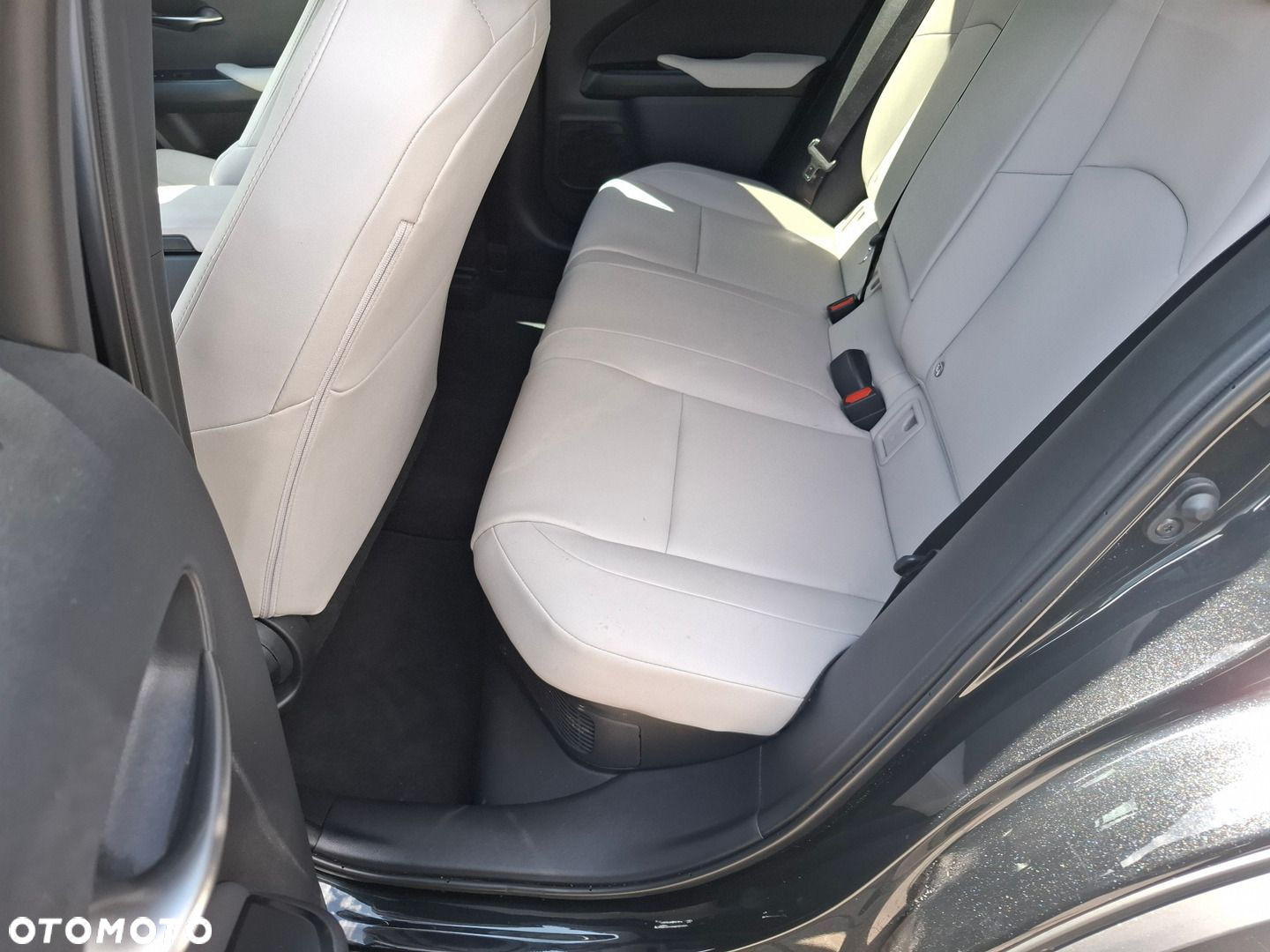 Lexus UX - 19