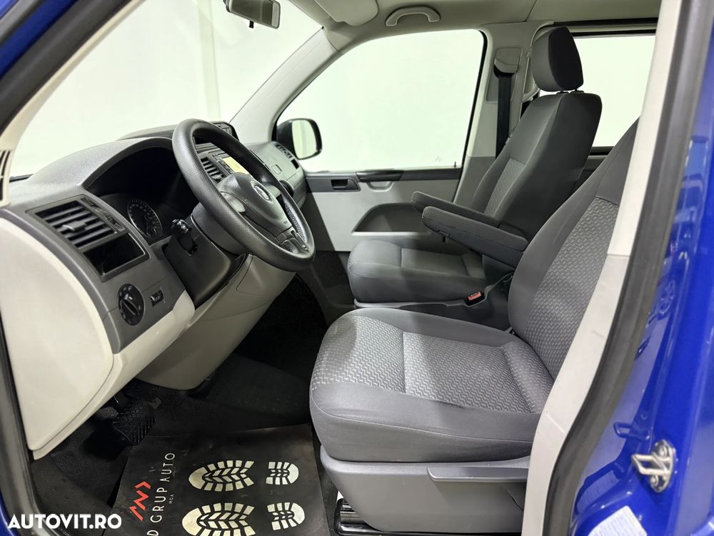 Volkswagen Caravelle - 7