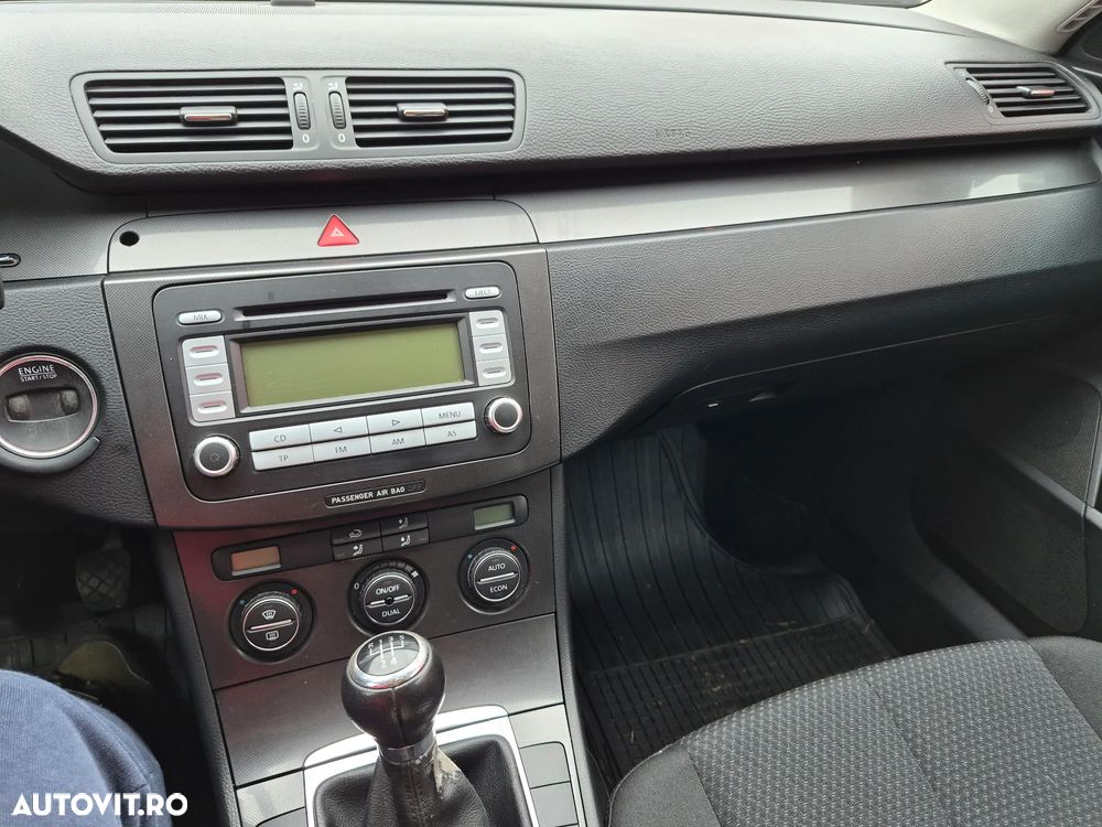 Volkswagen Passat - 17