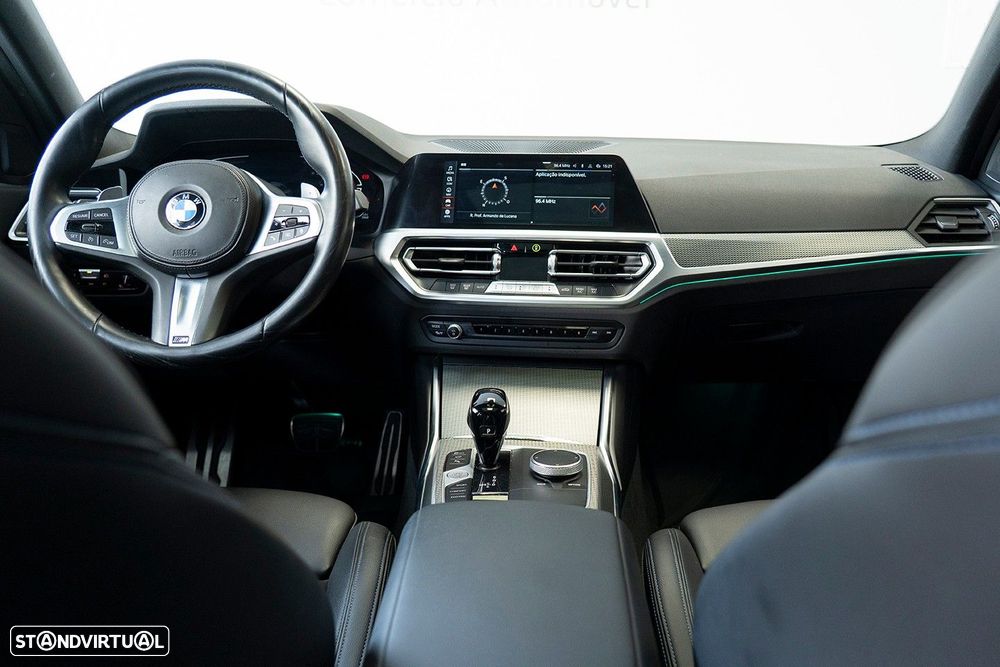 BMW 320 d Pack Desportivo M Auto - 36