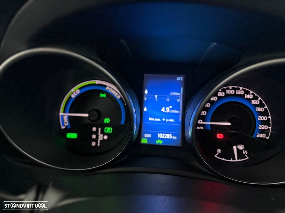 Toyota Auris 1.8 HSD Comfort +P.Sport+Navi - 27