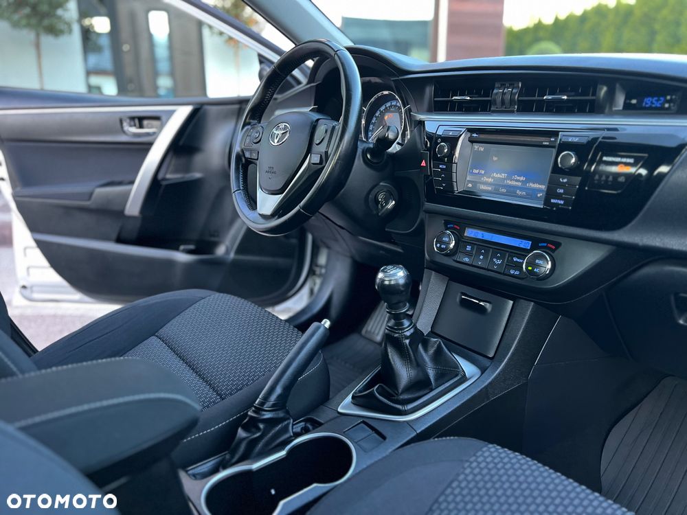 Toyota Corolla 1.6 Premium - 8