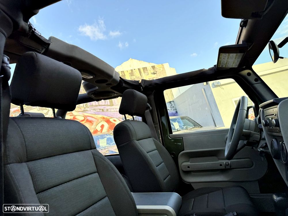 Jeep Wrangler 2.8 CRD ATX Sport - 23