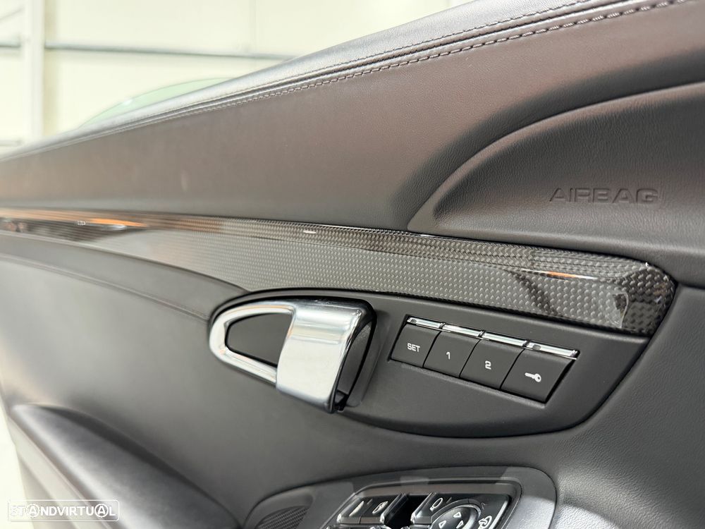 Porsche 911 (991) Turbo S Cabriolet - 43