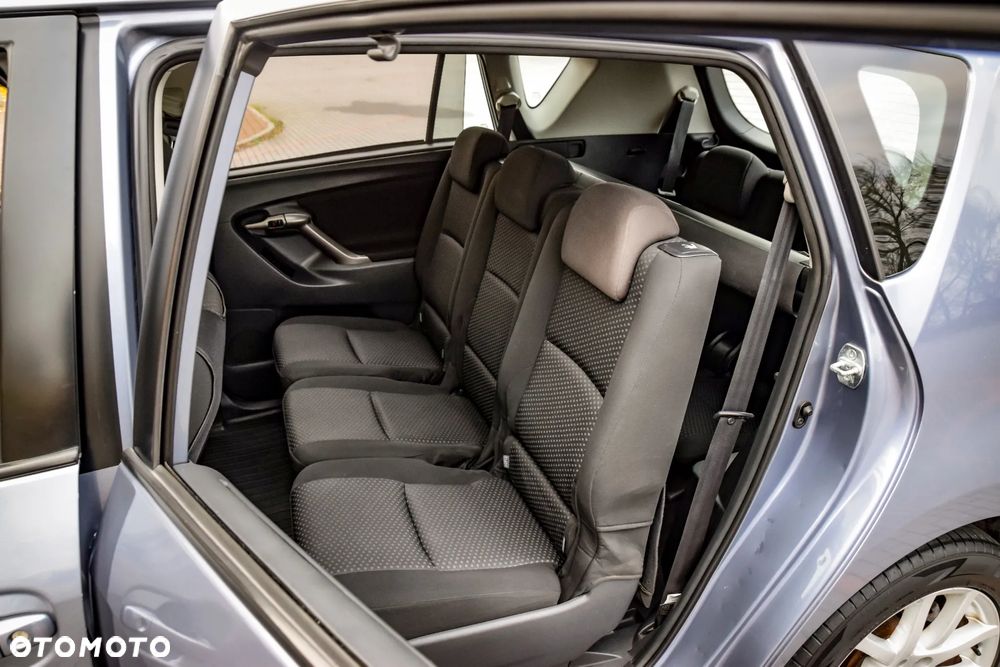 Toyota Verso 1.8 Sol 7os - 34