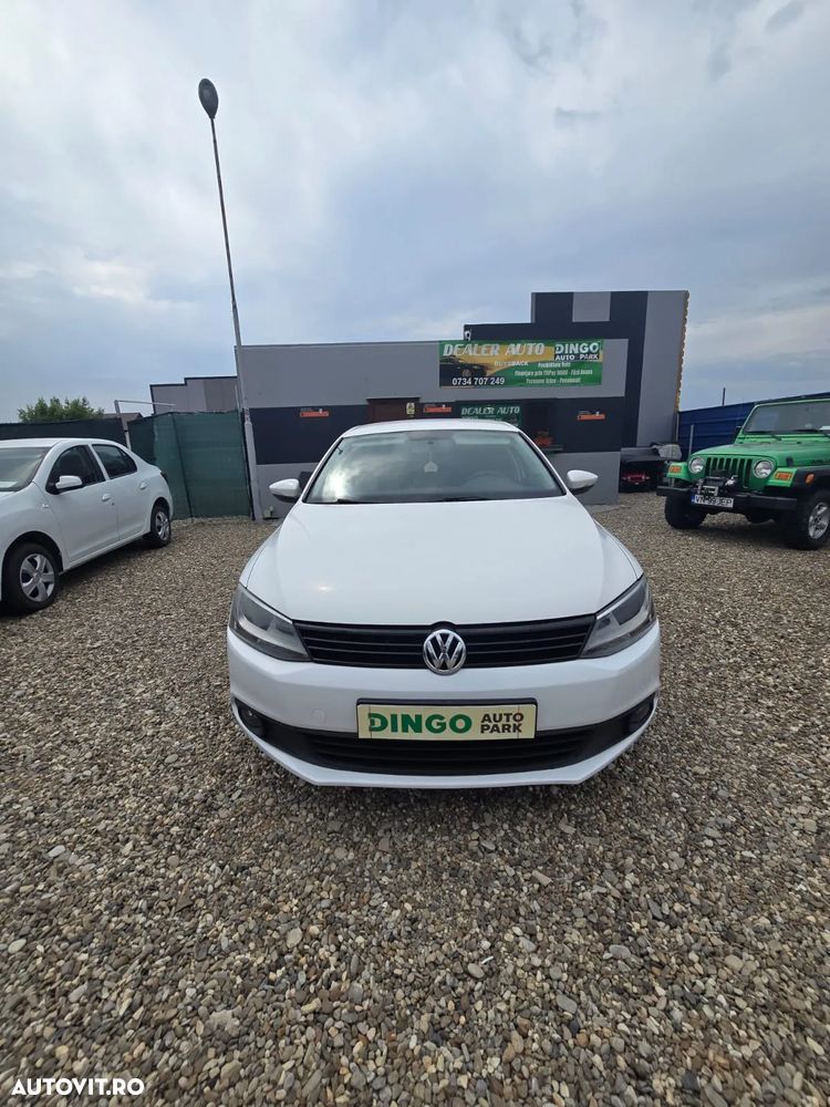 Volkswagen Jetta 1.6 TDI DSG Comfortline - 9
