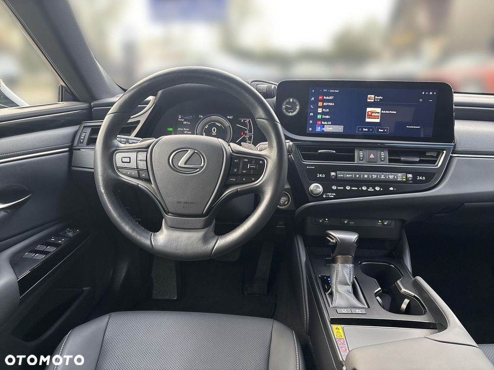 Lexus ES 300h Business Edition - 11