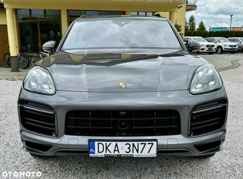 Porsche Cayenne - 2