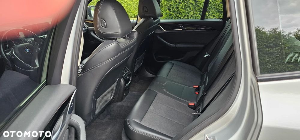 BMW X3 xDrive20d - 14