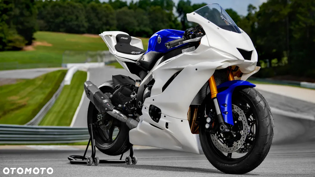 Yamaha R6 - 6