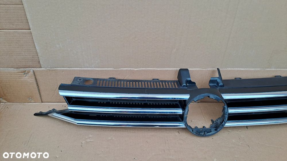VW TOURAN II GRILL ATRAPA 5TA853653B DEMONTAŻ ŁADNY - 2
