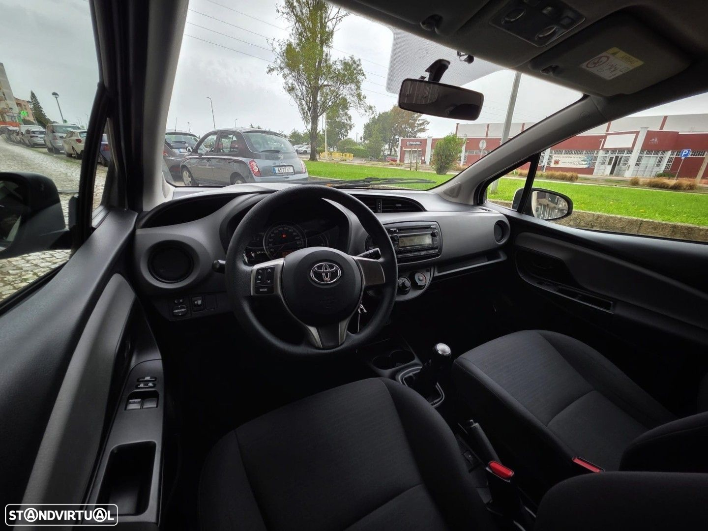 Toyota Yaris 1.0 VVT-i Comfort+P.Style - 6