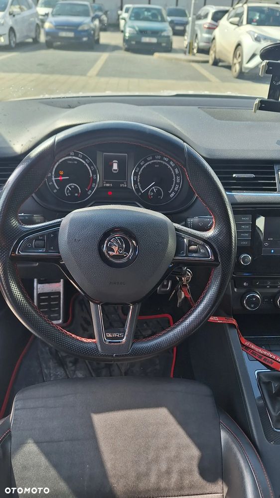 Skoda Octavia Combi 2.0 TDI RS - 19