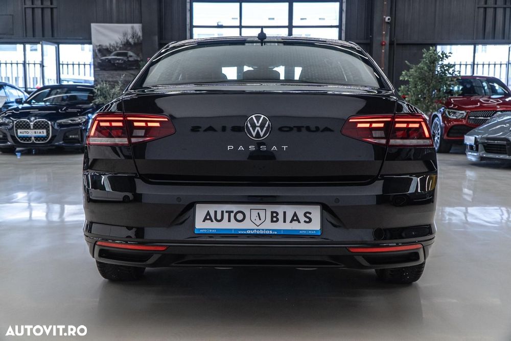 Volkswagen Passat 2.0 TDI DSG Comfortline - 26