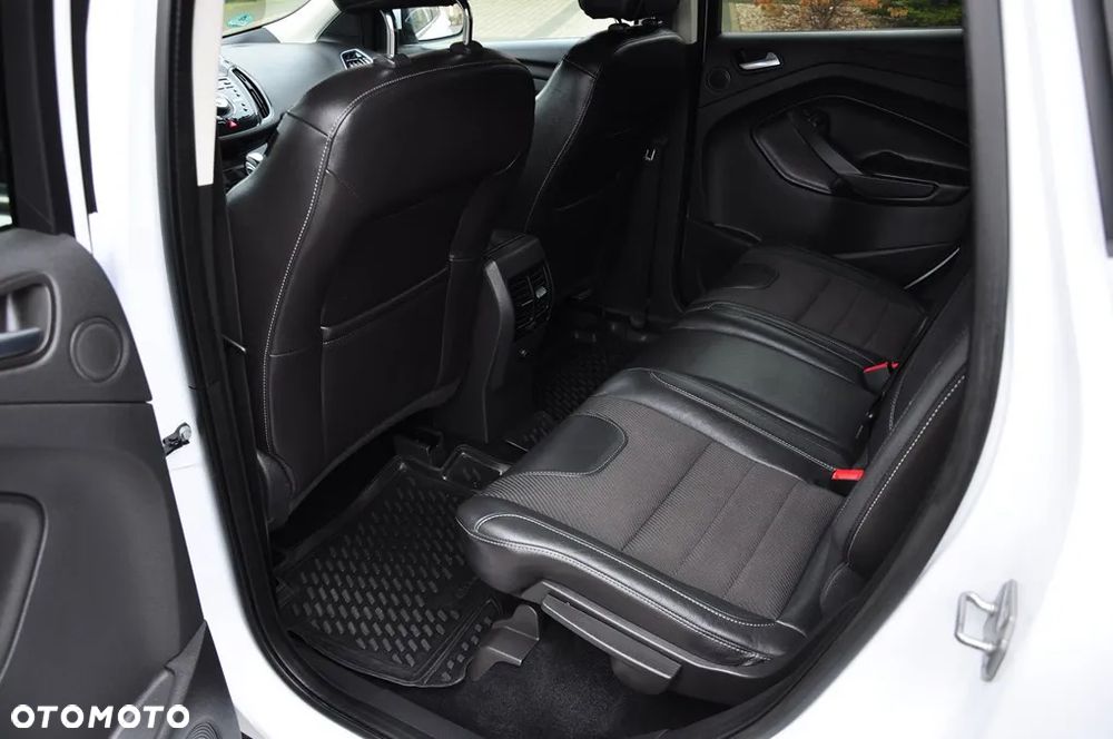 Ford Kuga 2.0 TDCi 4x4 Titanium - 24