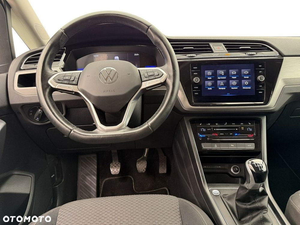 Volkswagen Touran - 10