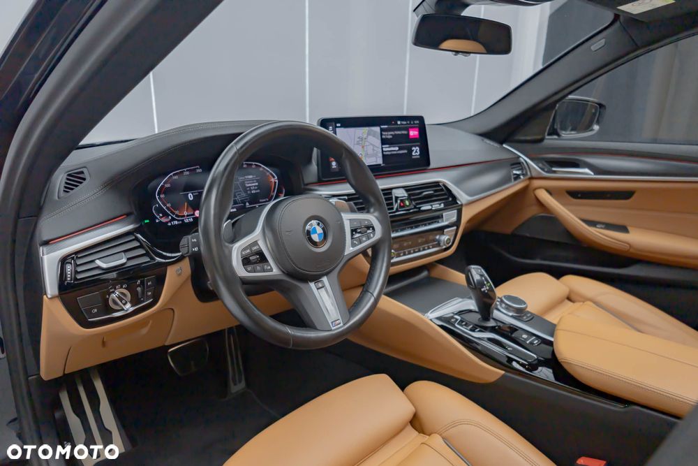 BMW Seria 5 540i xDrive mHEV M Sport sport - 24