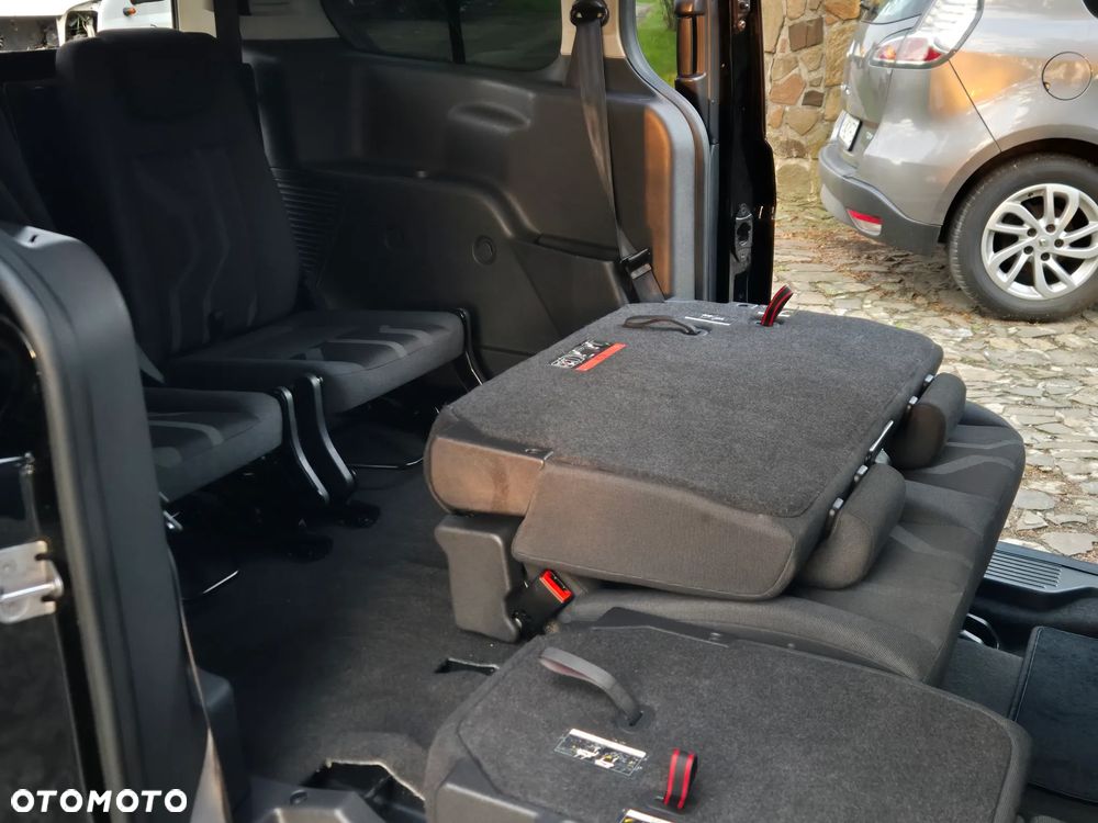 Ford Tourneo Connect Grand - 39