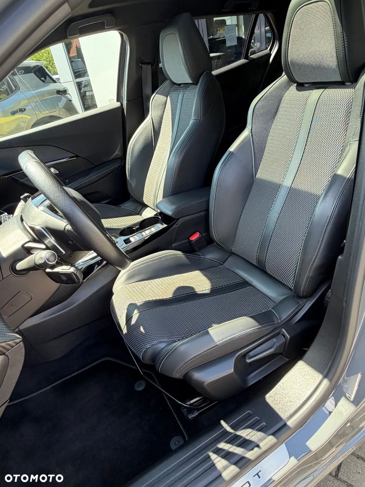 Peugeot 2008 1.2 PureTech GT S&S EAT8 - 11