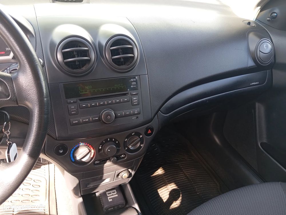 Chevrolet Aveo 1.2 L - 8