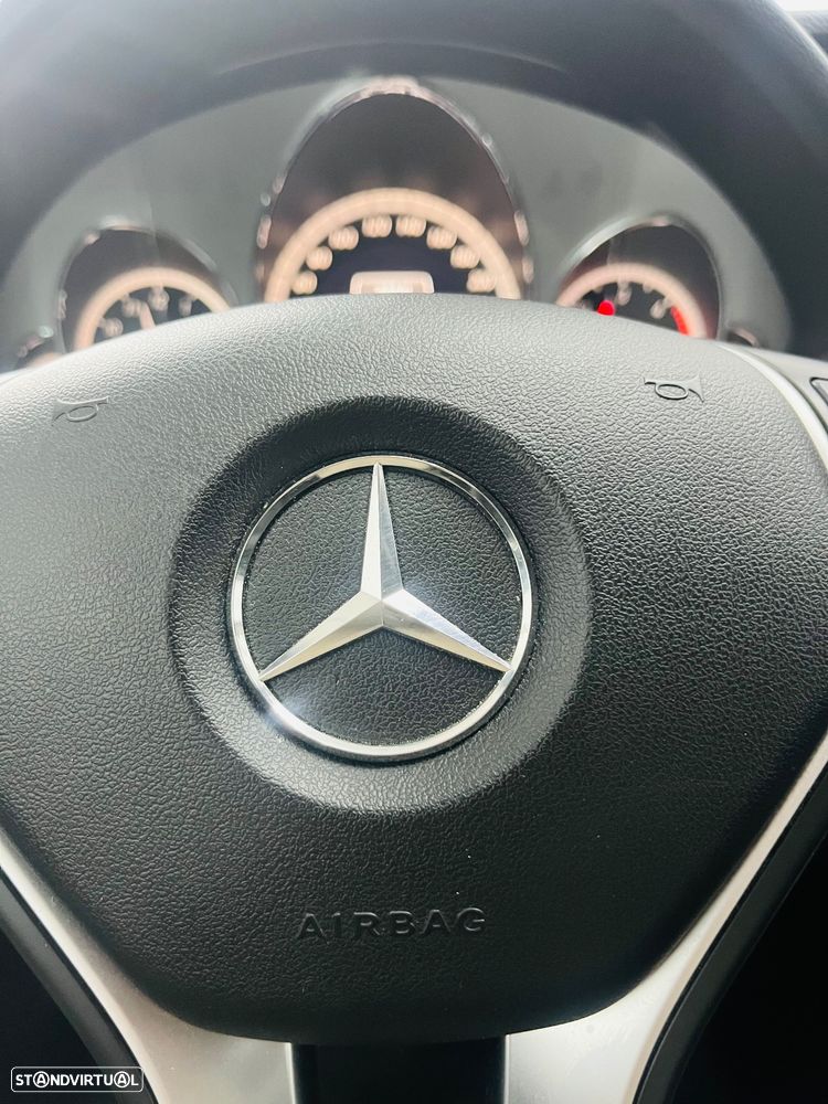 Mercedes-Benz E 300 Bluetec Hybrid Avantgarde - 47