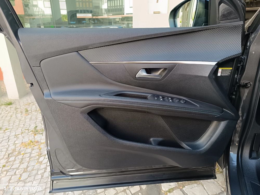 Peugeot 3008 1.2 Hybrid Allure e-DCS6 - 14