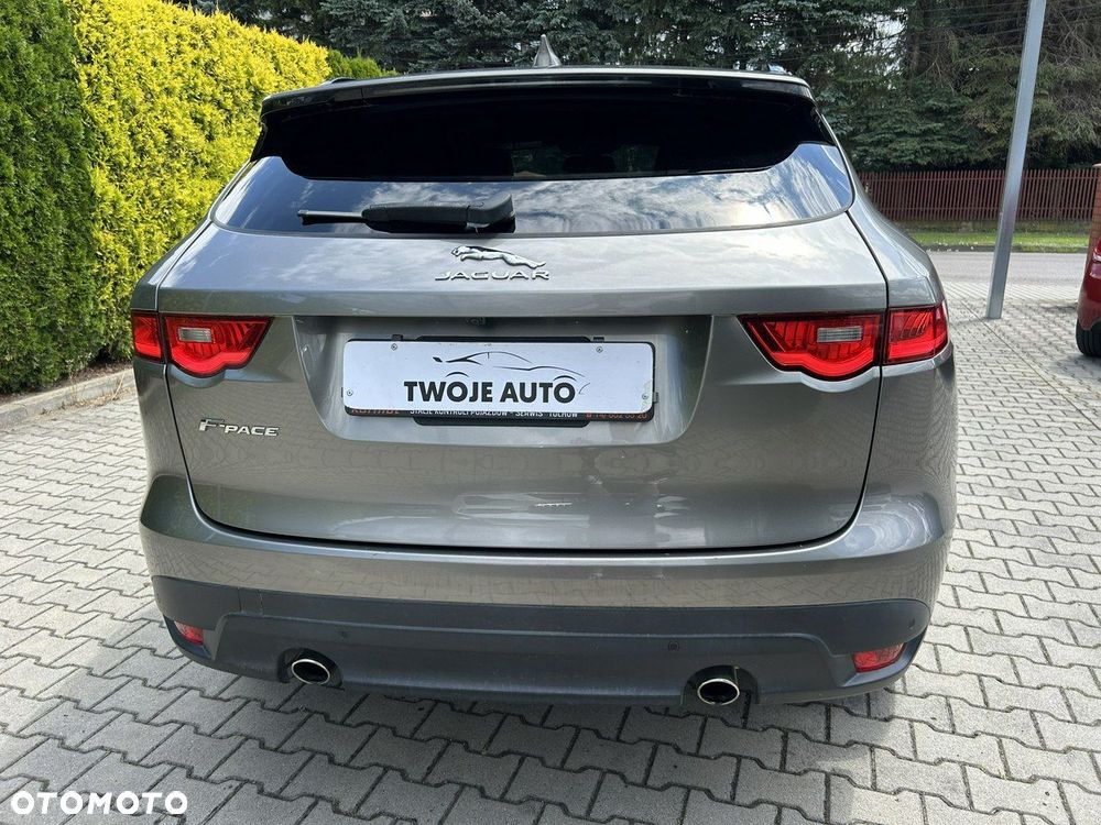 Jaguar F-Pace 2.0 i4P AWD Prestige - 11