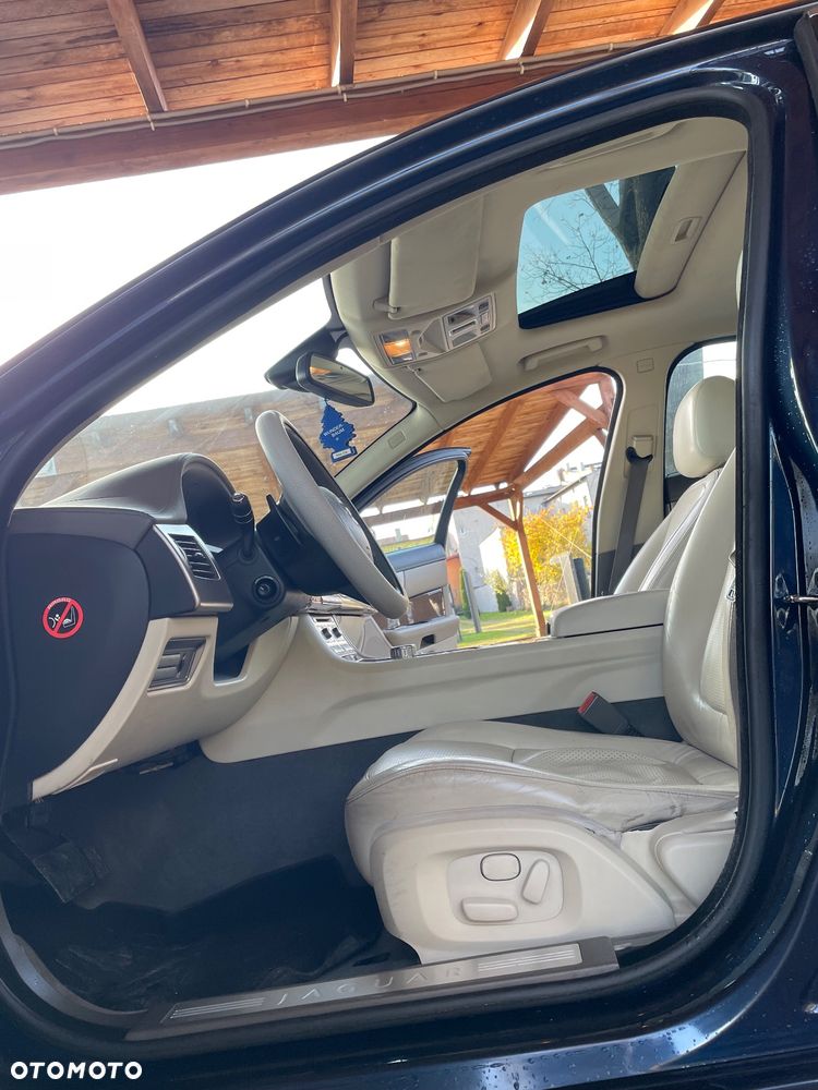 Jaguar XF 2.7 V6 D Premium Luxury - 20