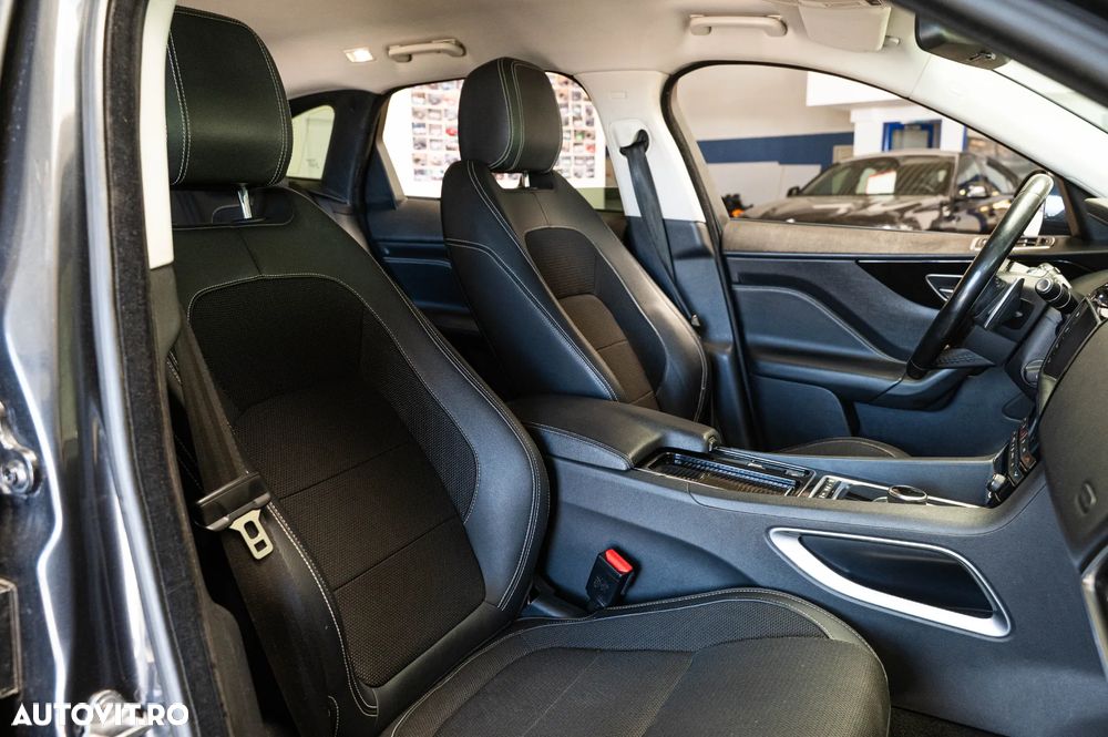 Jaguar F-Pace 20d AWD Aut. R-Sport - 29