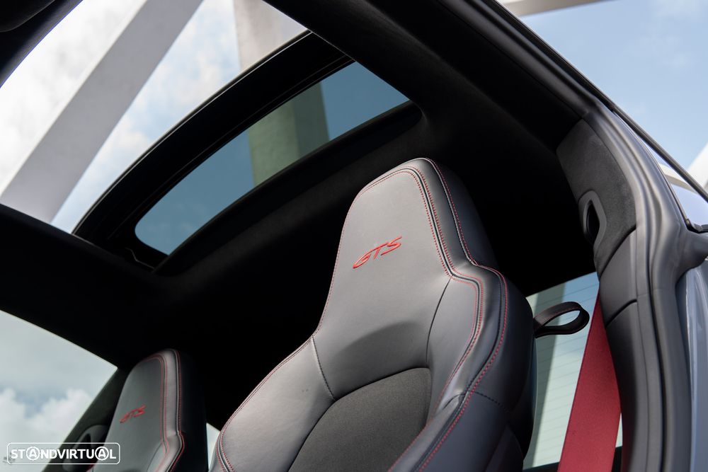 Porsche 911 (992) Carrera 4 GTS PDK - 16