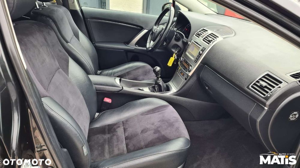 Toyota Avensis - 35