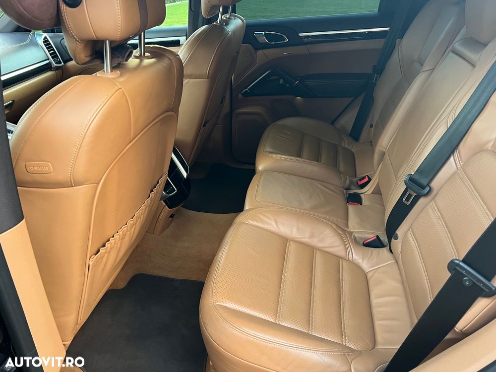 Porsche Cayenne S E-Hybrid Platinum Edition - 12