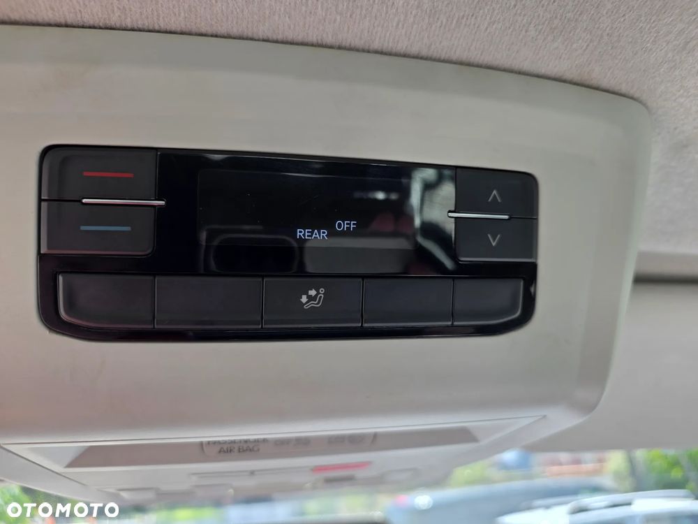 Volkswagen Caravelle 6.1 2.0 TDI L1 Comfortline - 8