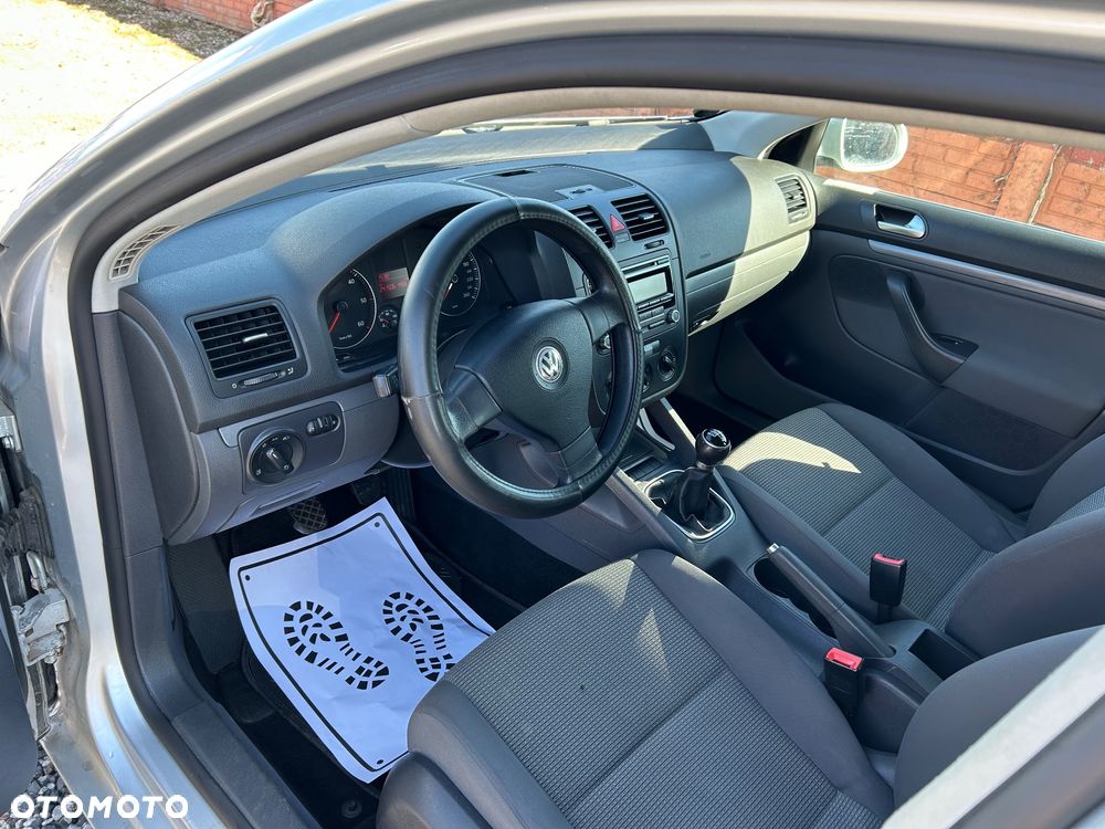 Volkswagen Golf - 11