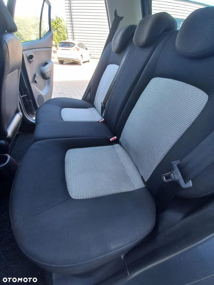 Hyundai i10 - 30