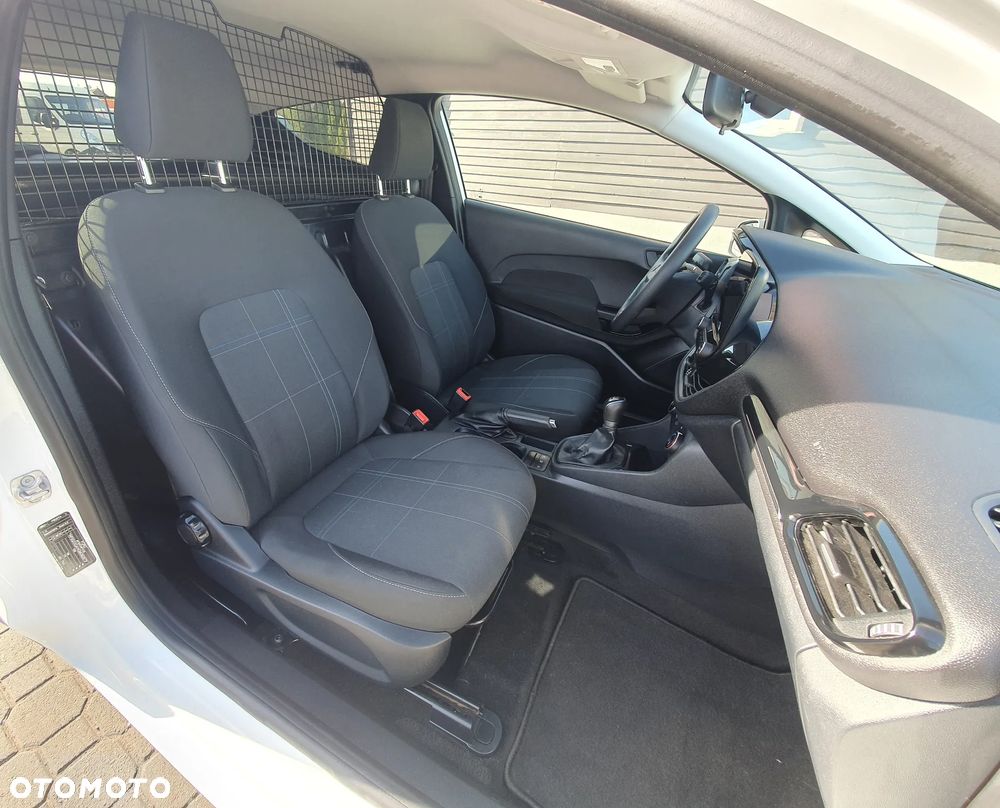 Ford Fiesta - 16