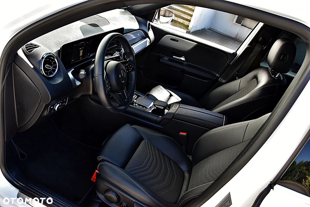 Mercedes-Benz GLB 200 7G-DCT - 14