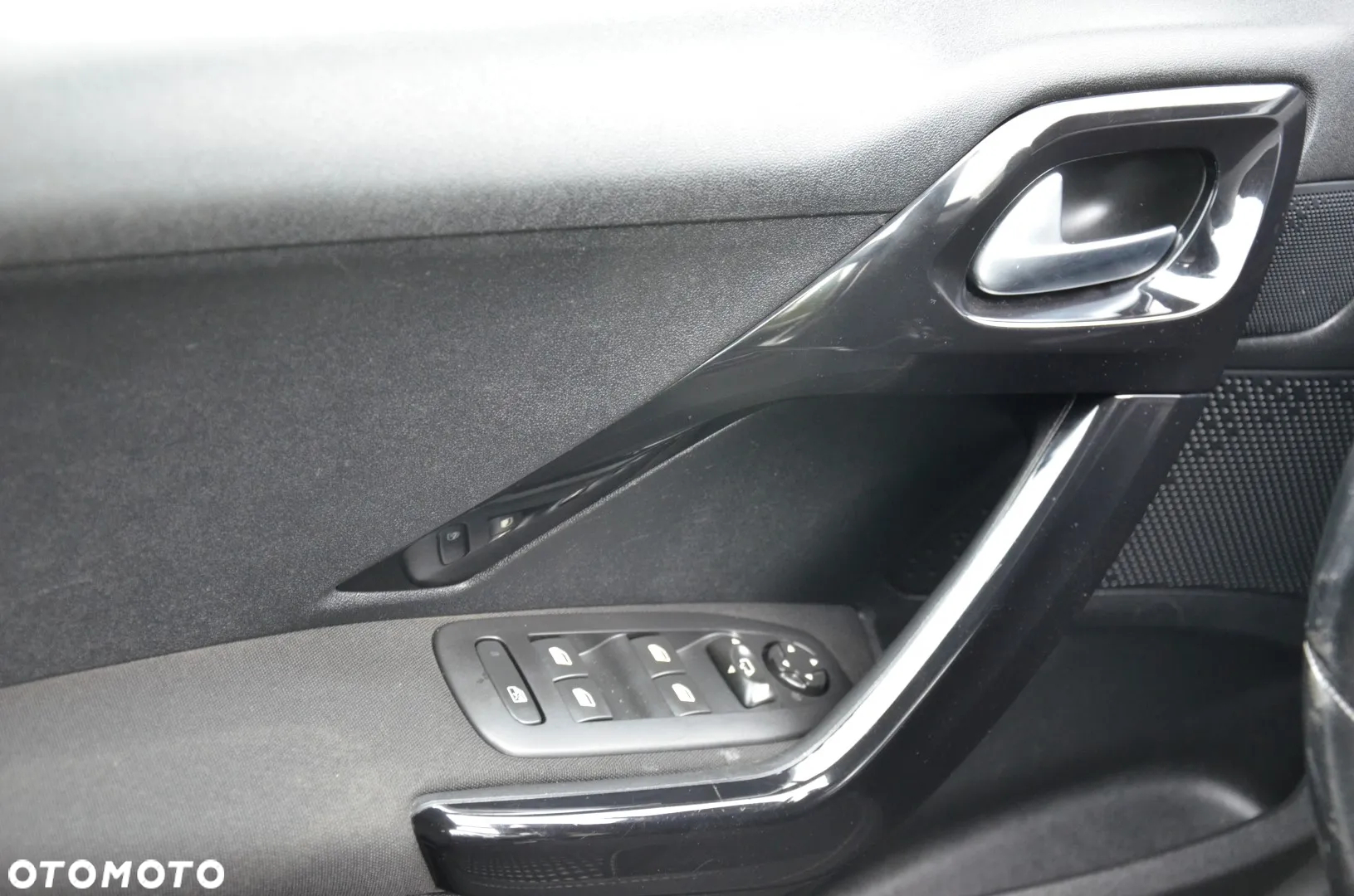 Peugeot 208 PureTech 110 Stop & Start EAT6 Allure - 23