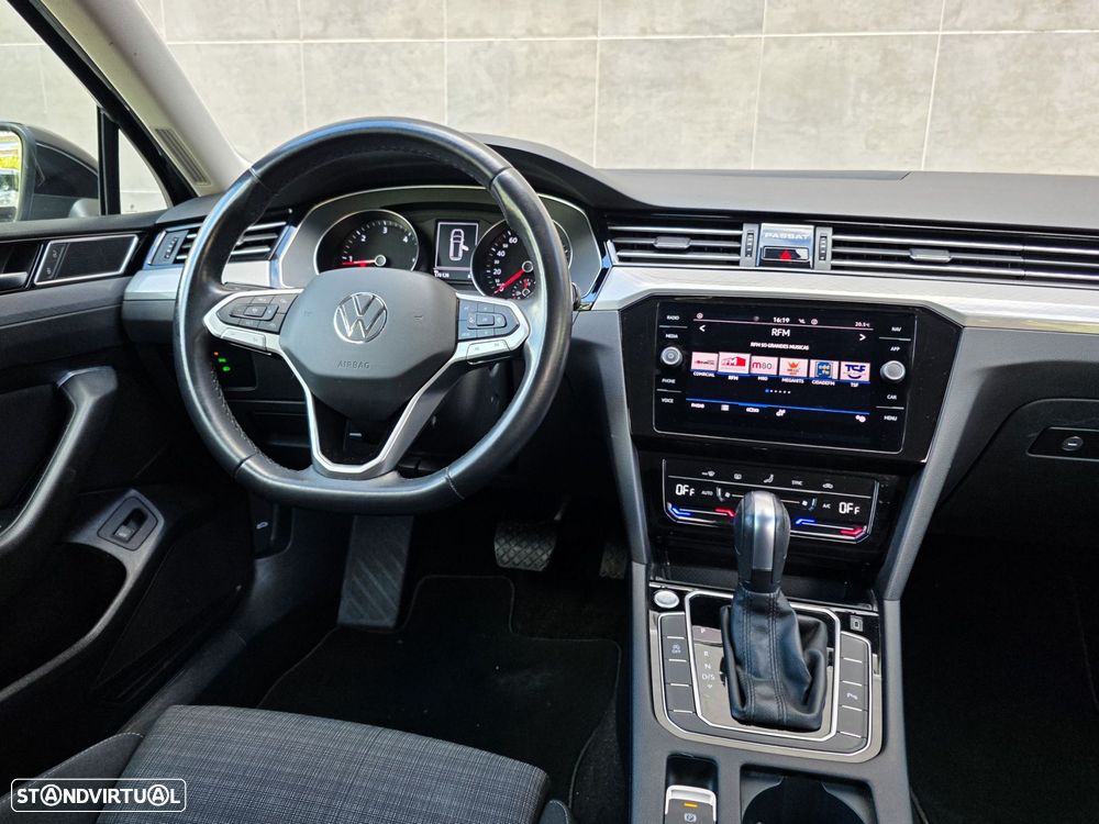 VW Passat Variant - 39