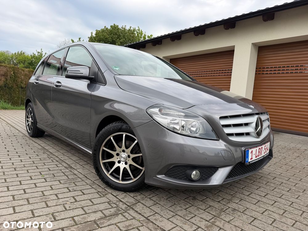 Mercedes-Benz Klasa B 180 7G-DCT Edition - 32