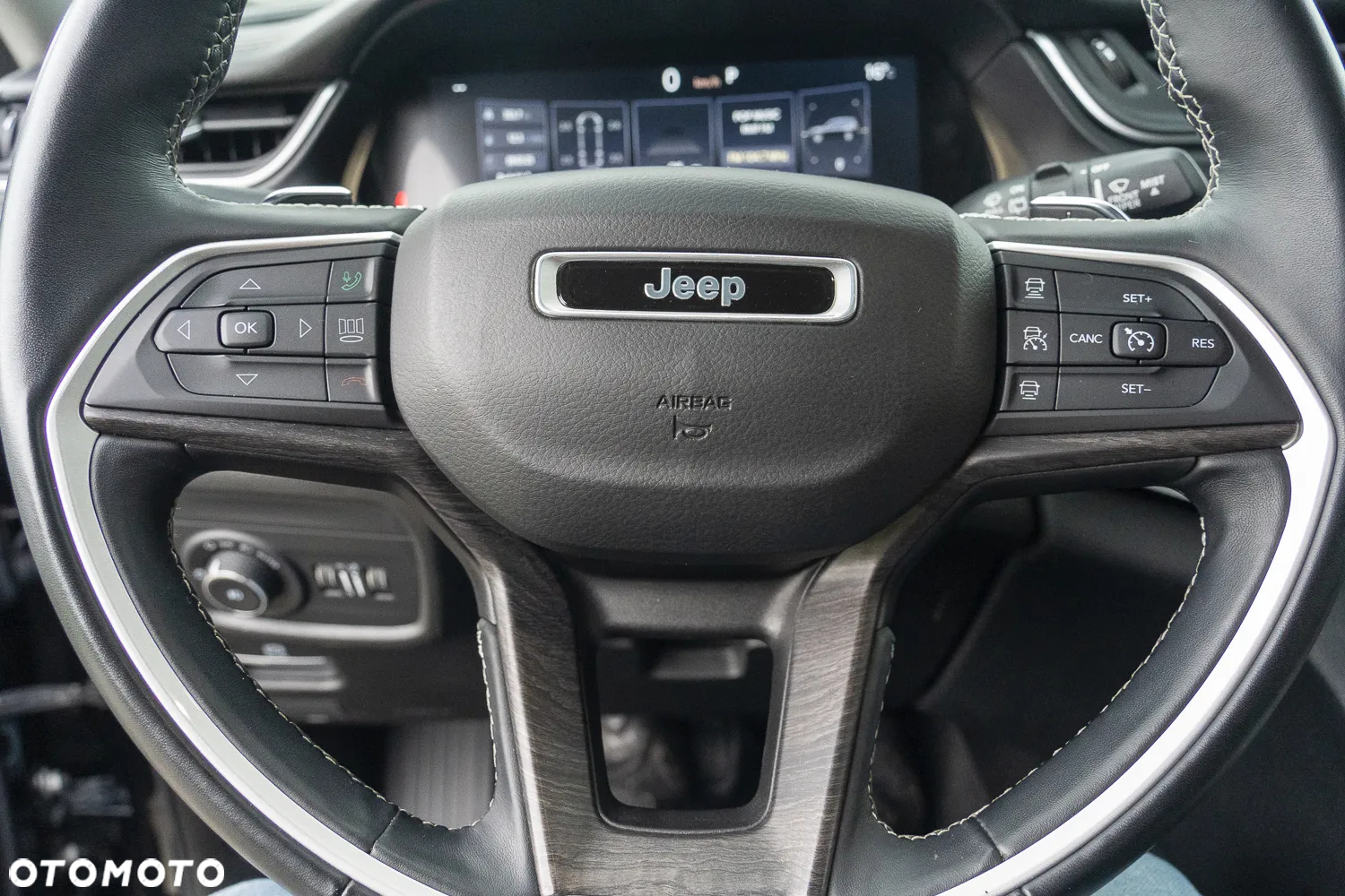Jeep Grand Cherokee - 15