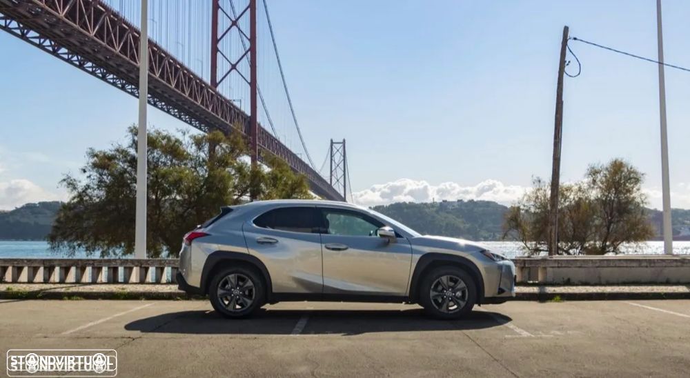 Lexus UX 250h Premium - 8