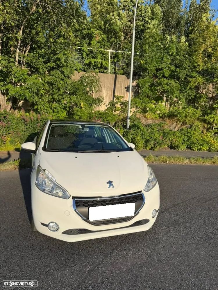 Peugeot 208 - 5