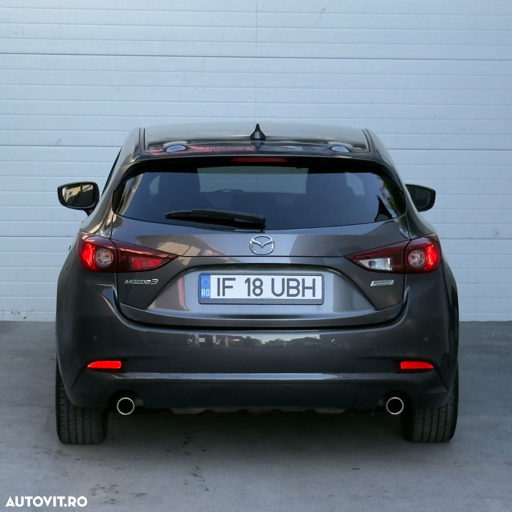 Mazda 3 - 10