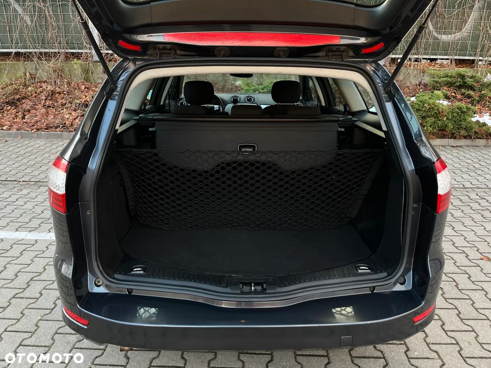 Ford Mondeo 2.0 Gold X - 18