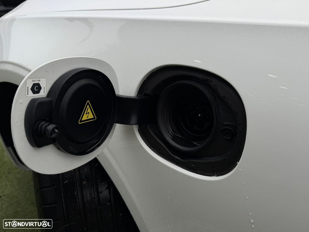 Volvo V90 2.0 T8 PHEV Inscription AWD - 2