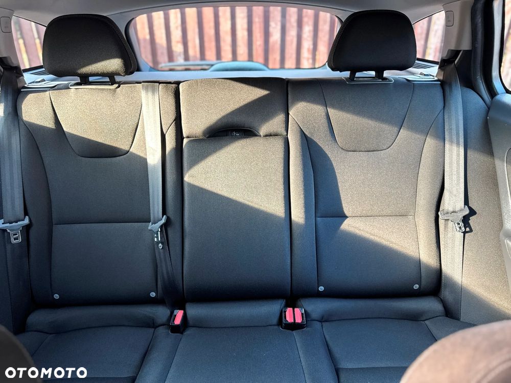 Volvo V60 D4 Momentum - 29
