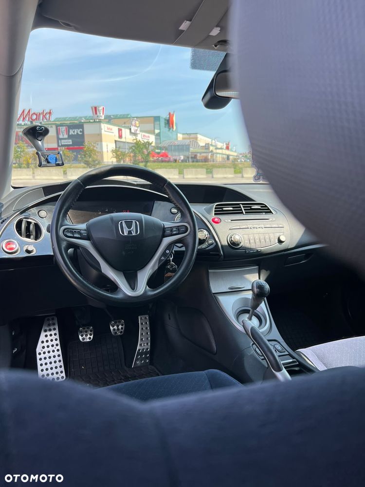 Honda Civic 1.8 Comfort - 8
